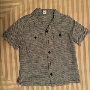 LIKE NEW! Old Navy boys, short sleeve, button-down shirt, striped with pockets